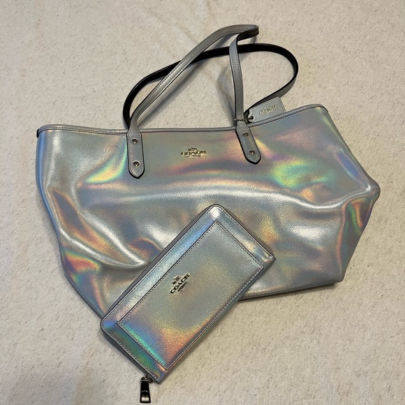 Coach Hologram City Zip Tote and Wallet Iridescent Leather Silver - Picture 2 of 11